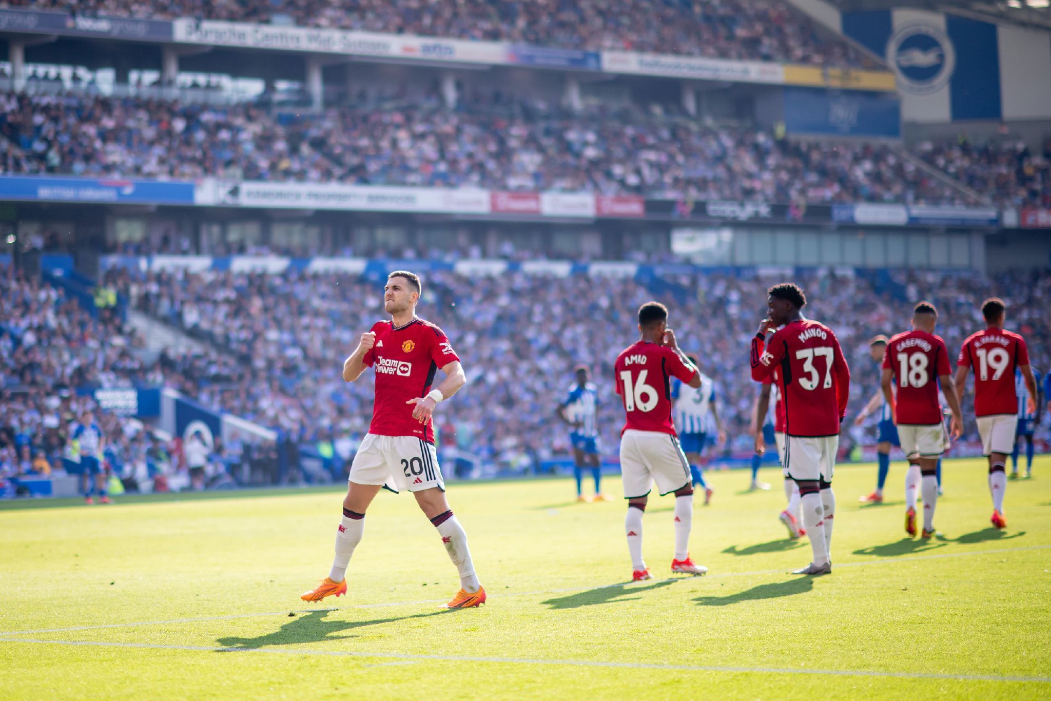 他们通过快 他们通过快